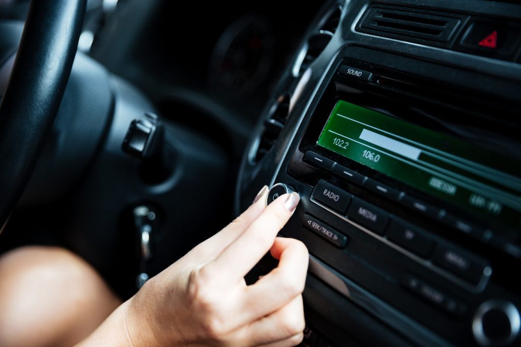 Choosing the Best Car Radio
